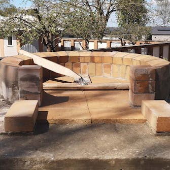 Pizzauuni tulenkestävää kiveä